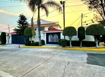 Casa · 307m² · 4 Recámaras · 3 Estacionamientos · Casa en Venta, Lomas de La Hacienda, 4 Recámaras