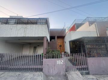 Casa · 422m² · 4 Recámaras · 2 Estacionamientos · Casa en Venta, Tecamachalco, 4 Recamaras