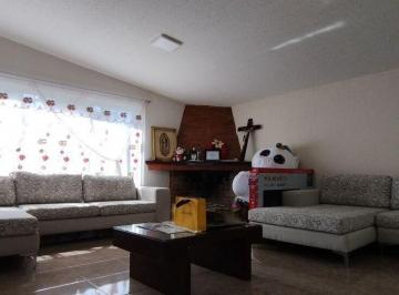 Casa · 240m² · 3 Recámaras · 5 Estacionamientos · Casa en Venta, Bosques del Lago, 3 Recamaras