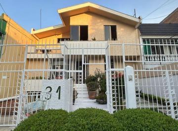 Casa · 260m² · 3 Recámaras · 4 Estacionamientos · Casa en Venta, Jardines de Santa Mónica, 3 Recamaras