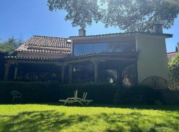 Casa · 487m² · 3 Recámaras · 3 Estacionamientos · Casa en Venta, Condado de Sayavedra, 3 Recamaras