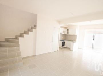 Casa · 90m² · 2 Recámaras · 1 Estacionamiento · Renta de Casa en Palma Turquesa, Playa del Carmen