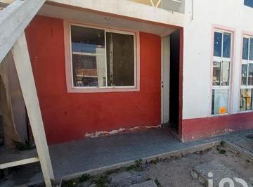 Casa · 56m² · 2 Recámaras · 1 Estacionamiento · Casa en Venta Para Remodelar en Loma Dorada I, 2 Recamaras 1 Bano, 1 Estacionamiento