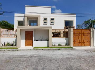 1 · Casa en Venta de Dos Niveles con Vista Al Club de Golf en Paraiso Tlahuica, Morelos