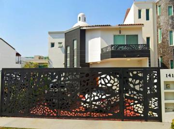 Casa de 4 habitaciones, Puerto Vallarta · Venta de Casa en Fluvial Vallarta Jalisco Calle Rio Fuerte 141