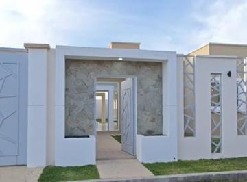 1 · Casa en Ayala, Morelos: Amplia y Moderna con Jardín Cerca del Club de Golf