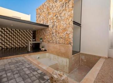 Casa · 300m² · 3 Recámaras · 2 Estacionamientos · Casa en Venta en Privada Tamora