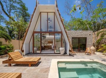 Casa · 118m² · 3 Recámaras · 2 Estacionamientos · Casa con Alberca Cerca de La Playa Xpuha en Venta