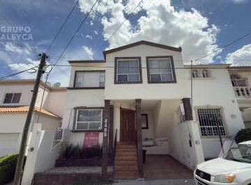 Casa · 150m² · 3 Recámaras · 1 Estacionamiento · Casa en Rinconadas