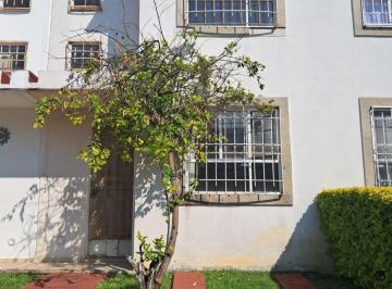 Casa de 3 habitaciones, Xochitepec · Vendo Casa con 3 Recámaras y 72 m² de Terreno, en Frac. Los Laureles en Xochitepec.