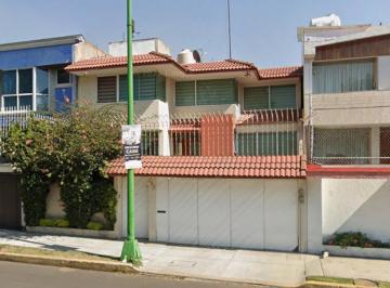 Casa de 4 habitaciones, Coyoacán · Casa en Venta en Paseos de Taxqueña