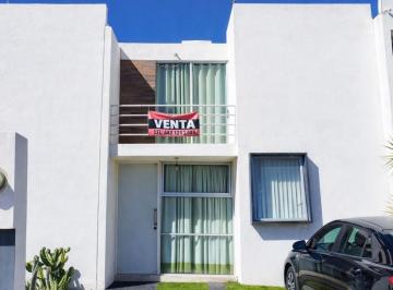 Casa en condominio de 2 habitaciones, Corregidora · Hermosa Casa en Corregidora con Gran Jardín y Ampliación