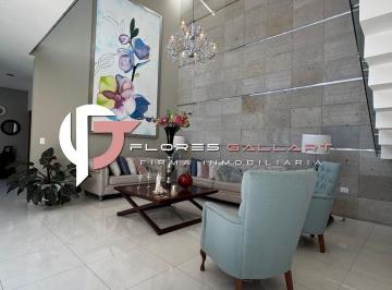 Casa · 450m² · 4 Recámaras · 2 Estacionamientos · Casa en Venta en Coto San Nicolás Al Surponiente de La Ciudad P
