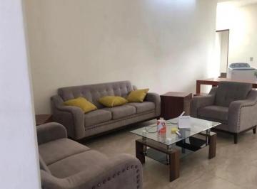 Casa de 3 habitaciones, Irapuato · Amplia Casa a Unos Minutos de La Mega Bandera y El Centro Comercial Fragaria
