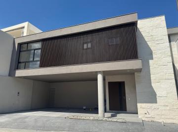 Casa · 225m² · 3 Recámaras · 3 Estacionamientos · Casa en Venta en Fraccionamiento Altares Residencial, Santiago, N. L