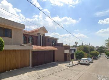 Casa de 4 habitaciones, Guadalajara · Amplia Casa a 2 Cuadras de La Plaza Midtown Jalisco