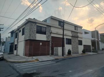 Casa · 307m² · 3 Recámaras · 3 Estacionamientos · Casa en Venta en Lomas de Anáhuac