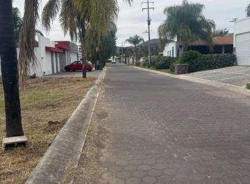 Terreno / Lote en Venta  Fraccionamiento Tres Reyes · Se Vende Terreno en La Reserva de Cajititlan
