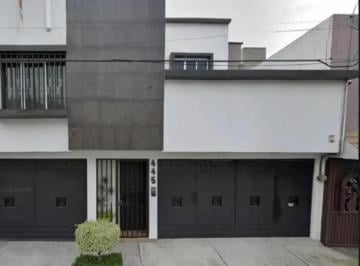 Casa de 3 habitaciones, Iztapalapa · Casa en Héroes de Churubusco Iztapalapa en Venta Hipotecaria