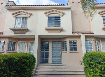 Casa · 82m² · 3 Recámaras · 1 Estacionamiento · Casa en Venta en Colina de Los Robles