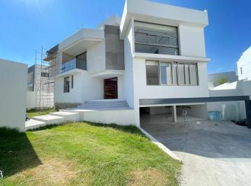 Casa · 1062m² · 5 Recámaras · 7 Estacionamientos · Casa en Ayamonte
