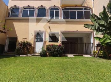 Casa de 5 habitaciones, Cuernavaca · $9,990,000 Mxn Casa en Ventacasa en Tres Niveles con Espacios Amplios Para Proyectos Corporativo
