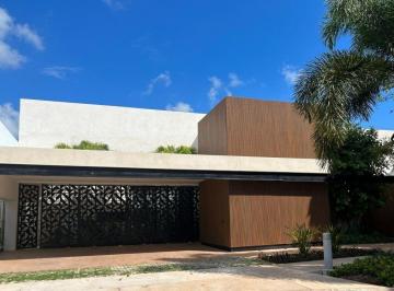 9b2e01ce74b4a61aa58d03982b28d5cbb7c7d407dc7c34000b87100e9d09633b · Casa en Venta en Mérida, Privada Verona, Montes de Amé