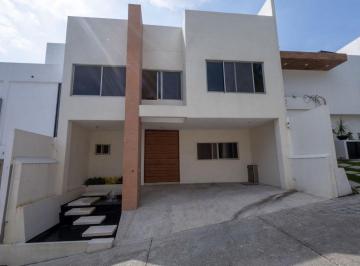 Casa · 264m² · 3 Recámaras · 2 Estacionamientos · Casa en Delicias