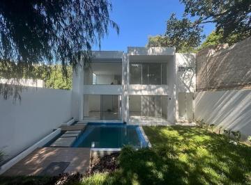 Casa · 220m² · 3 Recámaras · 2 Estacionamientos · Casa en Fraccionamiento Lomas de Cuernavaca