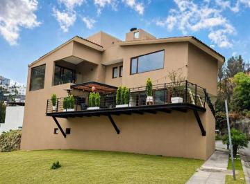 Casa de 4 habitaciones, Naucalpan de Juárez · Casa en Venta en Lomas del Rio