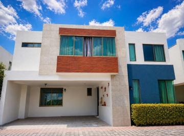 Casa de 5 habitaciones, Metepec · Casa en Venta, Residencial San Isidro, San Bartolome Tlaltelulco, Metepec, Carretera Metepec - Zacango