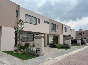 Casa en condominio · 132m² · 3 Recámaras · 2 Estacionamientos · Renta de Casa en Lomas del Marques a un Costado de Lomas del Campanario en Queretaro