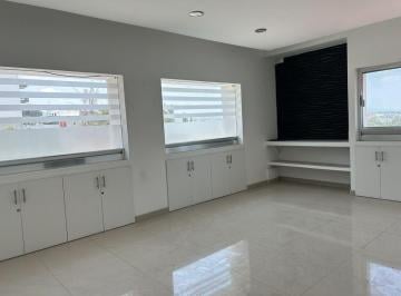 Oficina · 168m² · 2 Estacionamientos · Renta de Oficina en Av Constituyentes en Querétaro