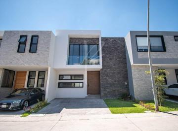 d37dfbaf20e7fcb64f9fec619aaab77ed04ae898ee9c177317c41b8dc2c4d6da · Casa en Renta Dentro de Coto a un Costado del Parque Metropolitano