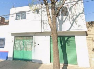 Casa de 5 habitaciones, Venustiano Carranza · Casa en Venta Col. Moctezuma con Dos Departamentos y Local.