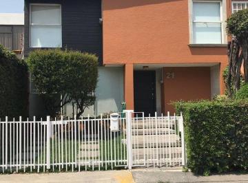 Casa de 3 habitaciones, Naucalpan de Juárez · Casa en Venta en Circuito Pintores, Cd. Satélite, Naucalpan de Juárez