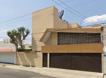 Casa de 5 habitaciones, Puebla · Venta de Casa en Lomas de Loreto Puebla Av General Joaquín Colombres 152