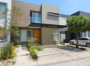 Casa de 3 habitaciones, Zapopan · Casa en Renta en Valle Imperial