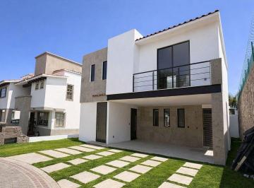 Casa en condominio · 229m² · 3 Recámaras · 2 Estacionamientos · Casa en Venta Metepec Condado del Valle