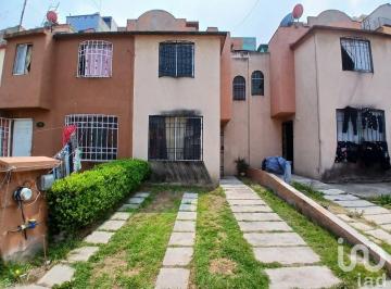 Casa · 52m² · 2 Recámaras · 1 Estacionamiento · Casa en Venta en Real del Bosques, Tultitlan Estado de México
