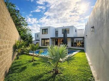 1 · Casa en Venta Privada con 35 Paneles Solares, Merida Yucatan