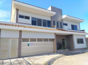 Casa de 4 habitaciones, Medellín · Casa con Alberca en Venta en Fracc. Las Palmas. Medellín, Veracruz