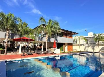 Casa · 200m² · 2 Recámaras · 3 Estacionamientos · Amplia Casa en Renta - Residencial La Rioja Av 135 Cancún