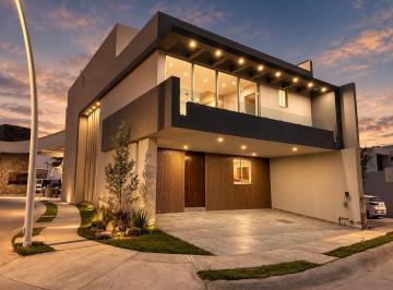 Casa · 430m² · 4 Recámaras · 3 Estacionamientos · Casa en San Angel