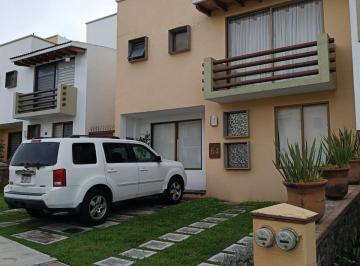 Casa · 188m² · 3 Recámaras · Casa - Altozano