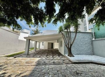Casa · 444m² · 3 Recámaras · 3 Estacionamientos · Hermosa Casa en Venta con Jardín Amplio en Zona Zavaleta – Ubicación Privilegiada