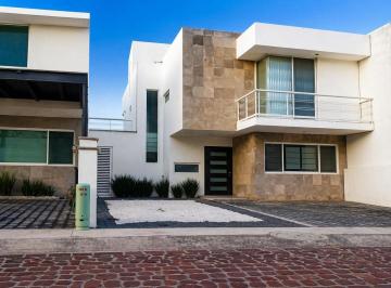 Casa en condominio · 240m² · 3 Recámaras · Oportunidad en Cumbres del Lago, Juriquilla - 3 Recámaras con Baño - Jardín - Seguridad 24/7