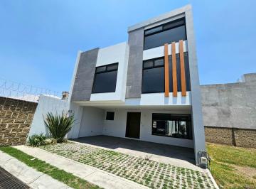 Casa · 285m² · 3 Recámaras · 2 Estacionamientos · Casa en Venta Cerca de La Udlap Fracc Privado $5,990,000