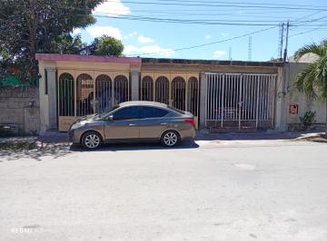 Casa de 3 habitaciones, Mérida · Oportunidad Vendo Amplia Casa en Amalia Solorzano Cerca de Dos Oxxos.