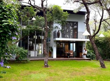 Casa · 480m² · 5 Recámaras · Casa en Renta en Pinar de La Venta